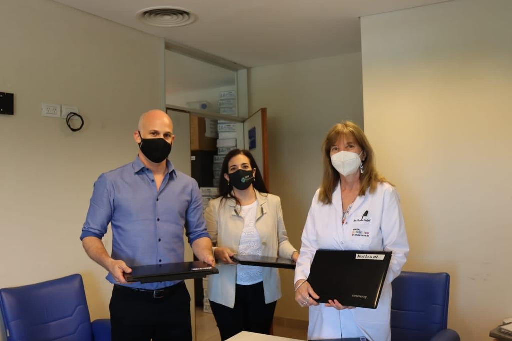 ATP dona Notebook al Hospital Pediátrico.