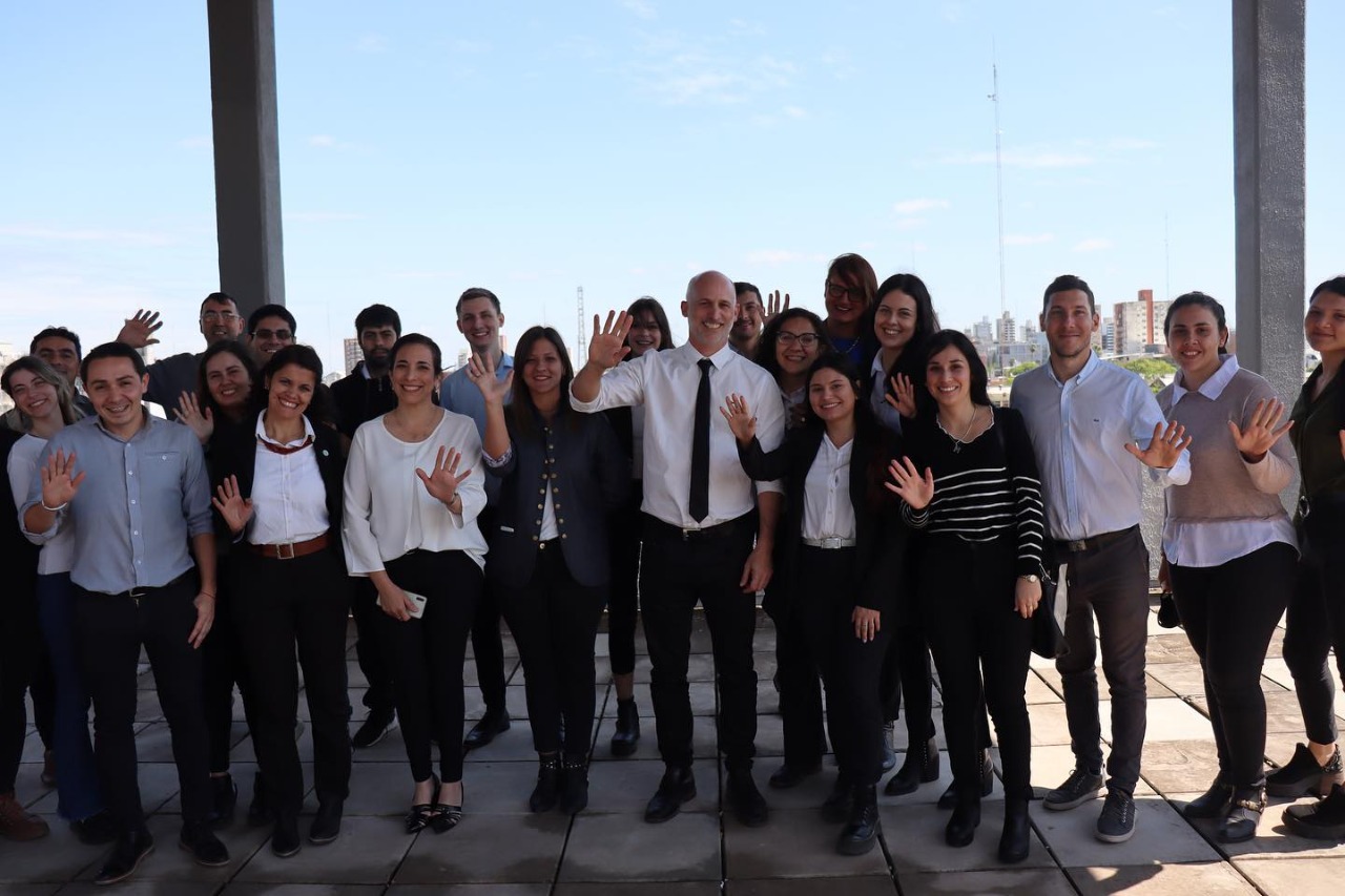 PASANTÍAS DE JÓVENES PROFESIONALES